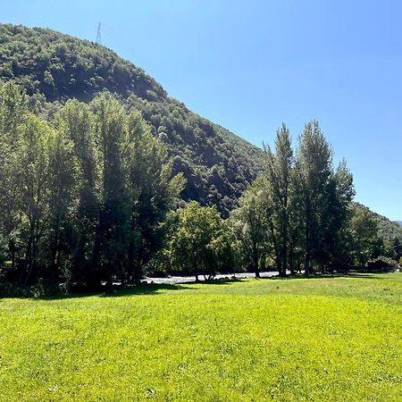 Cal Mestre - L'Amfitriona Rialp Bagian luar foto